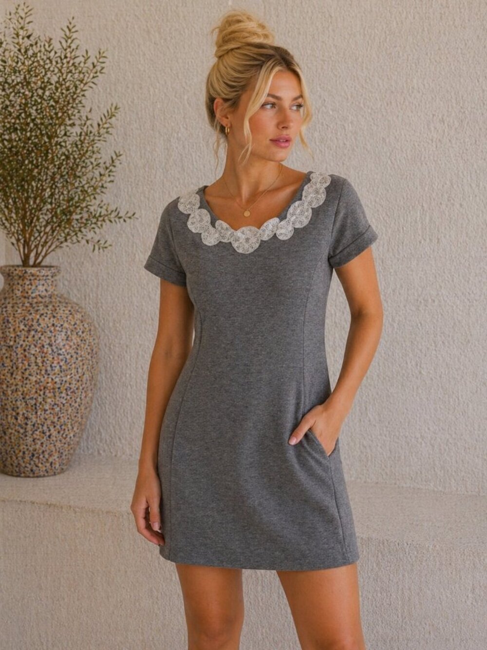 Banana Republic Gray Lace Collar Sheath Dress Size 2 Work Office Career Classic